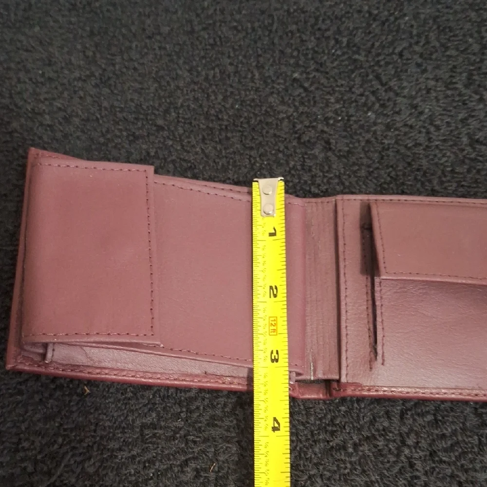 Vintage Rolfs Floral Burgundy Leather Wallet Billfold Card Holder